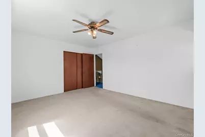 24 Jerold Street, Plainview, NY 11803 - Photo 18