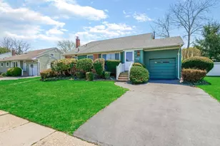 24 Jerold St, Plainview, NY 11803 - Photo 2
