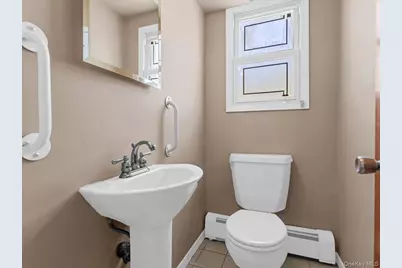24 Jerold Street, Plainview, NY 11803 - Photo 16