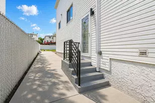55 Beard St, New York, NY 10314 - Photo 4