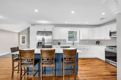 191 N Huron Street, Ronkonkoma, NY 11779 - Photo 6