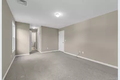 191 N Huron Street, Ronkonkoma, NY 11779 - Photo 18