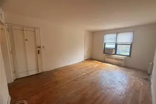 196-15 69th Ave, Fresh Meadows, NY 11365 - Photo 2