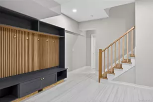 15 Ridge Dr, Port Washington, NY 11050 - Photo 36