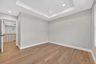 15 Ridge Dr, Port Washington, NY 11050 - Photo 26