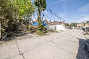 10-25 115th St, College Point, NY 11356 - Photo 16