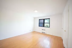 10-25 115th St, College Point, NY 11356 - Photo 8
