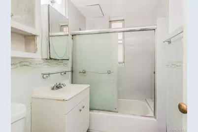 3360 Holland Avenue, Bronx, NY 10467 - Photo 20