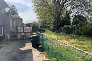 65 Thoreau Rd, North Babylon, NY 11703 - Photo 20
