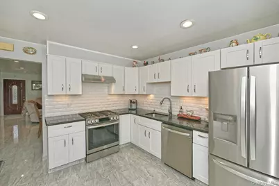 3076 Roxbury Road, Oceanside, NY 11572 - Photo 14
