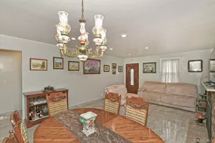 3076 Roxbury Rd, Oceanside, NY 11572 - Photo 12