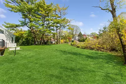1360 Boxwood Drive W, Hewlett, NY 11557 - Photo 30