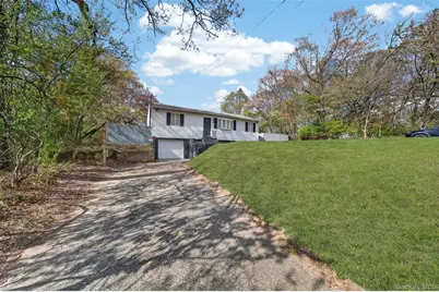 65 Maple Lane, Medford, NY 11763 - Photo 4