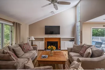 13 Van Scoys Path W, East Hampton, NY 11937 - Photo 2