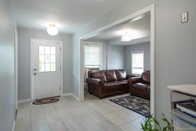 8 Brightside Avenue, Central Islip, NY 11722 - Photo 8