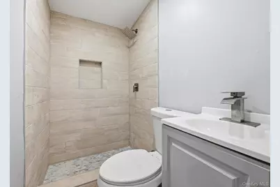 72 Seminole Street, Selden, NY 11784 - Photo 16