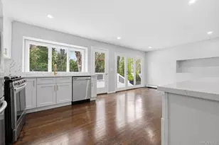 72 Seminole St, Selden, NY 11784 - Photo 10