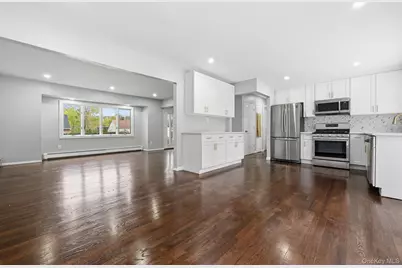 72 Seminole Street, Selden, NY 11784 - Photo 12