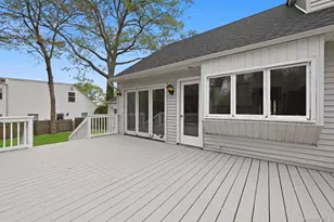 72 Seminole St, Selden, NY 11784 - Photo 6