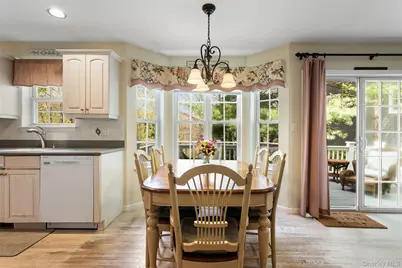 300 Rockwood Court, Yorktown Heights, NY 10598 - Photo 14