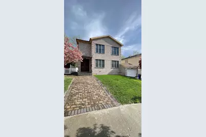 24814 Van Zandt Avenue, Little Neck, NY 11362 - Photo 2