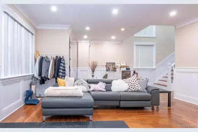 24814 Van Zandt Avenue, Little Neck, NY 11362 - Photo 6