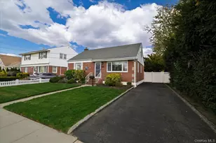 2915 Laurel Ave, Baldwin, NY 11510 - Photo 2