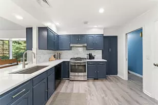 14 Earlwood Dr, Poughkeepsie, NY 12603 - Photo 8