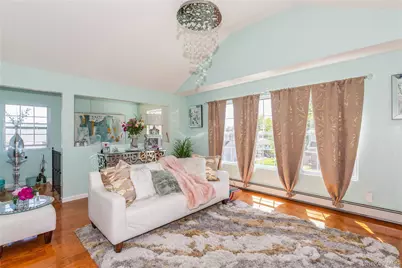 165 Wellesley Street, Hempstead, NY 11550 - Photo 2