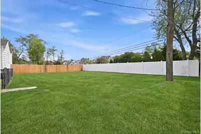 23 Woods Lane, Centereach, NY 11720 - Photo 24