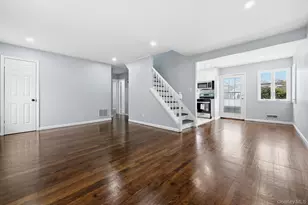 23 Woods Ln, Centereach, NY 11720 - Photo 6