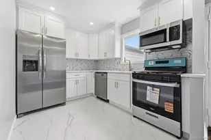 23 Woods Ln, Centereach, NY 11720 - Photo 8
