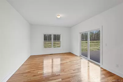 7 Jersey Avenue, Miller Place, NY 11764 - Photo 20