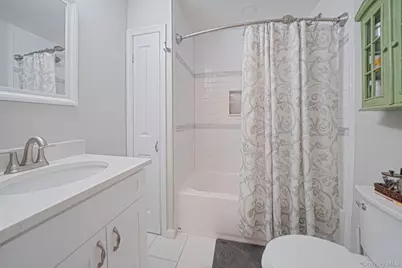197 N Pointe Circle #197, Coram, NY 11727 - Photo 16