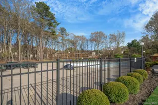 206 Dorado Ct N, Middle Island, NY 11953 - Photo 8