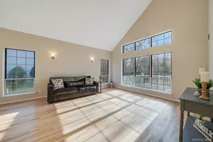206 Dorado Ct N, Middle Island, NY 11953 - Photo 10