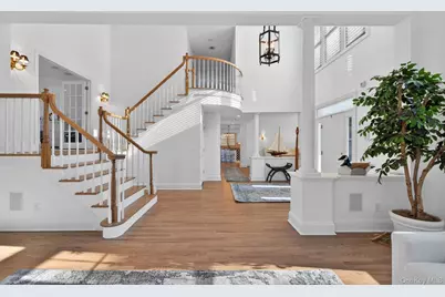 1 Pembroke Drive, Glen Cove, NY 11542 - Photo 10
