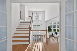 1 Pembroke Dr, Glen Cove, NY 11542 - Photo 20