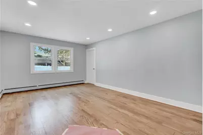 907 Pearl Street, Bohemia, NY 11716 - Photo 18