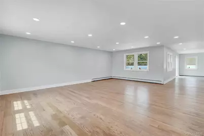 907 Pearl Street, Bohemia, NY 11716 - Photo 8