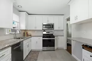 135 Woolsey Ave, Glen Cove, NY 11542 - Photo 10