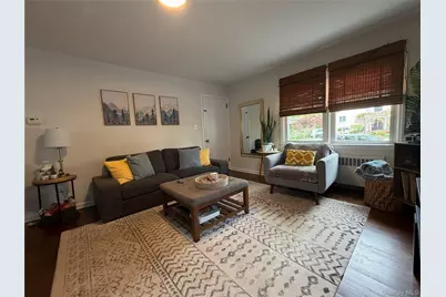 135 Woolsey Avenue, Glen Cove, NY 11542 - Photo 8