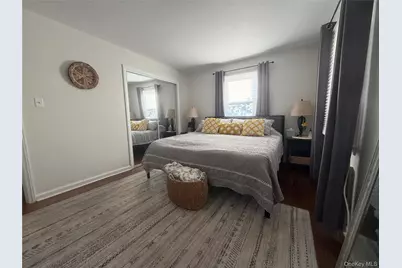 135 Woolsey Avenue, Glen Cove, NY 11542 - Photo 12