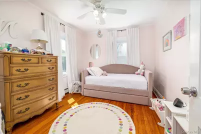 119 Nassau Avenue, Malverne, NY 11565 - Photo 16