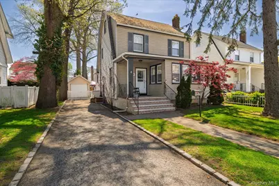 119 Nassau Avenue, Malverne, NY 11565 - Photo 2