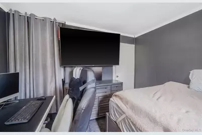 85 Applegate Drive, Central Islip, NY 11722 - Photo 12