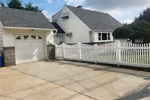 30 Montgomery Ave, Oceanside, NY 11572 - Photo 4