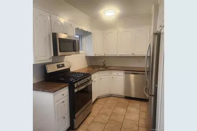 30 Montgomery Avenue #house, Oceanside, NY 11572 - Photo 6