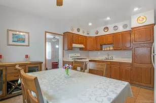 152 Meagher Ave, Bronx, NY 10465 - Photo 6