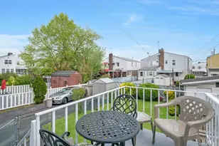 152 Meagher Ave, Bronx, NY 10465 - Photo 18